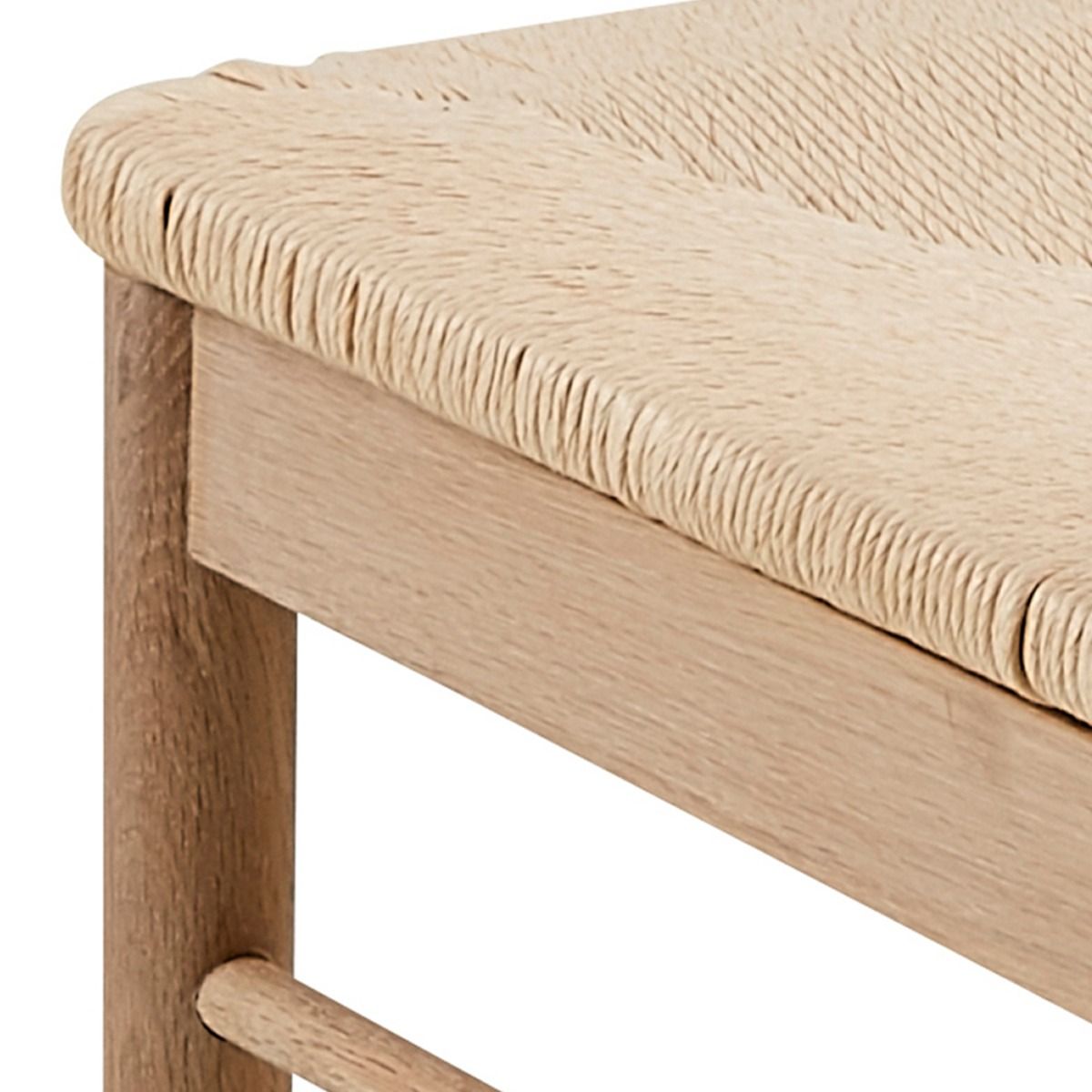 I_Duncan Round Dining Table in White Oak includes 4 Cassandra Dining Chair includes Armrest in White Oak