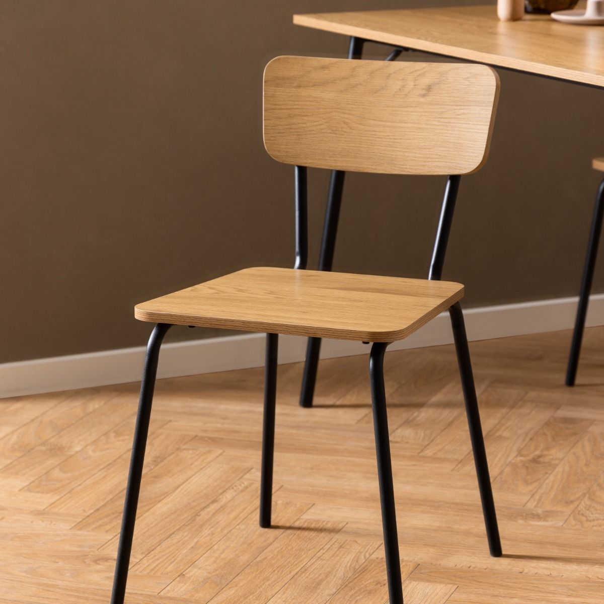 Peru Dining Table in Black and Oak includes 4 Peru Dining Chair in Steel and Oak