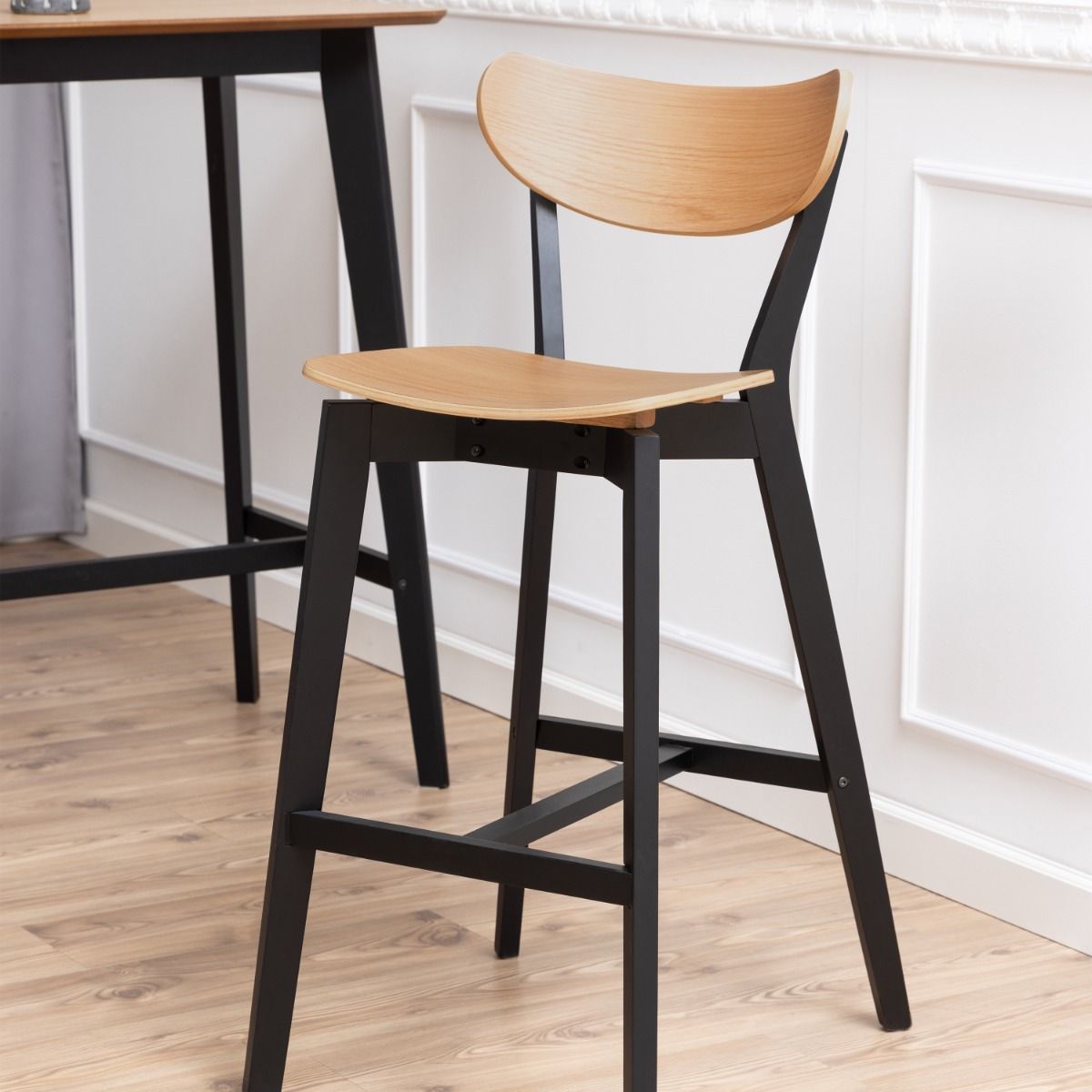 Roxby Bar Table includes 4 Roxby Bar Stool, Black and Oak